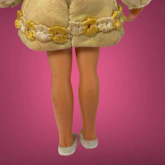 Vintage 1967 Hasbro 4” Dolly Darling Honey #8533 With Dress And Headband - Picture 11 of 16